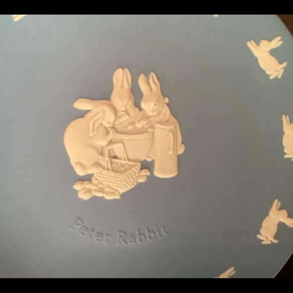 Vintage, Wedgwood, M. Warne & Co. Peter Rabbit Blue Jasperware Plate, 6.… - Picture 3 of 6